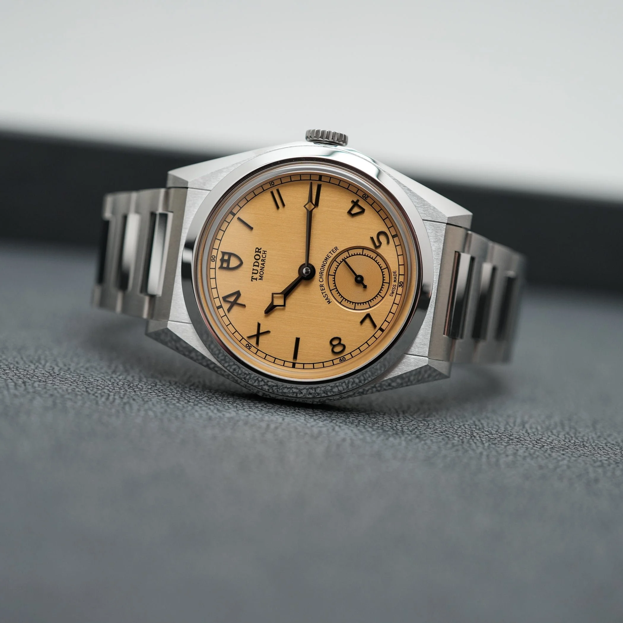2026-Tudor-Monarch-Champagne-Dial-M2639W1A0U-0001-review-3.jpg