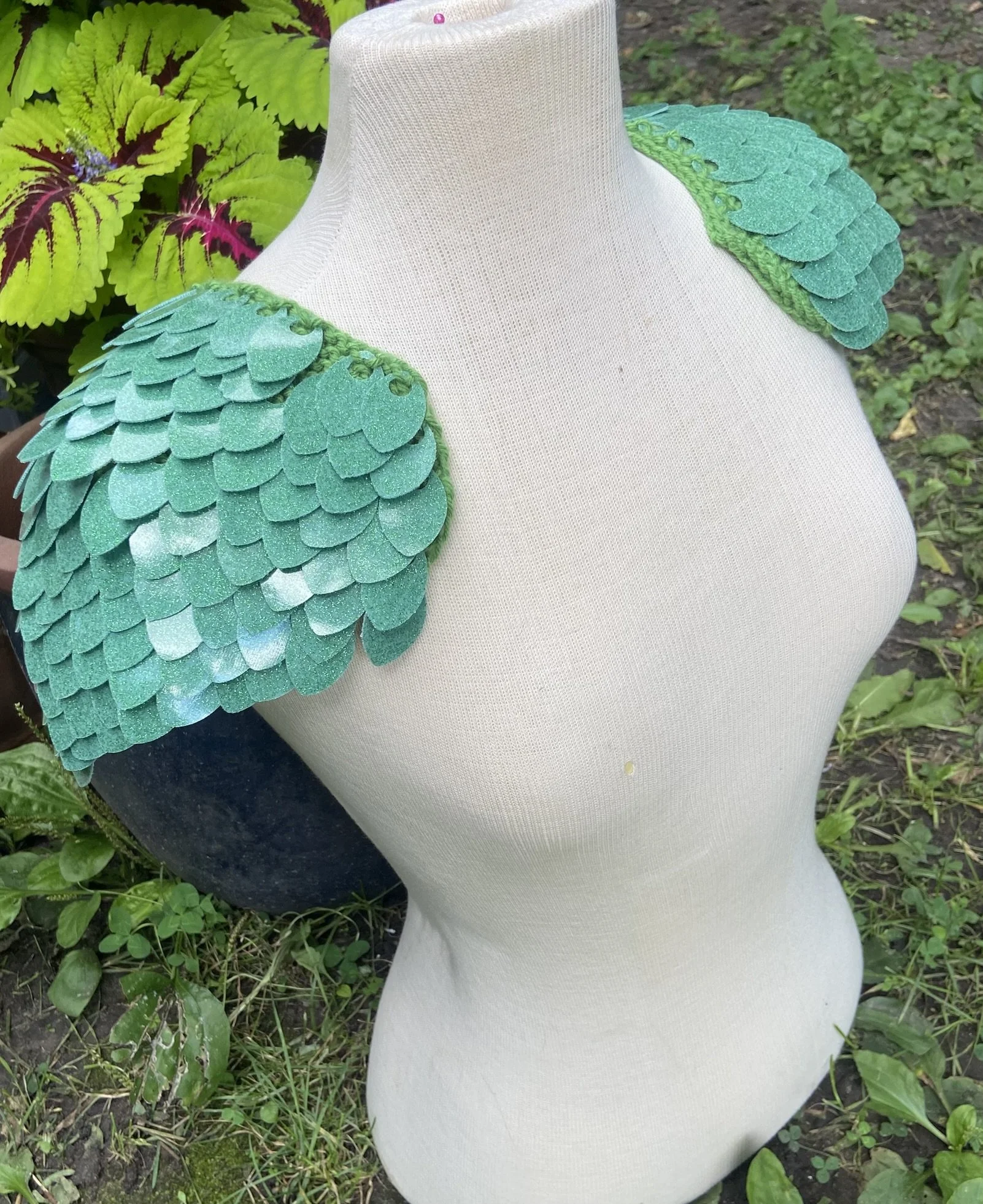 Dragon Scale Pauldron Epaulette Shoulder Armor - Seafoam Green Glitter.            Size Large