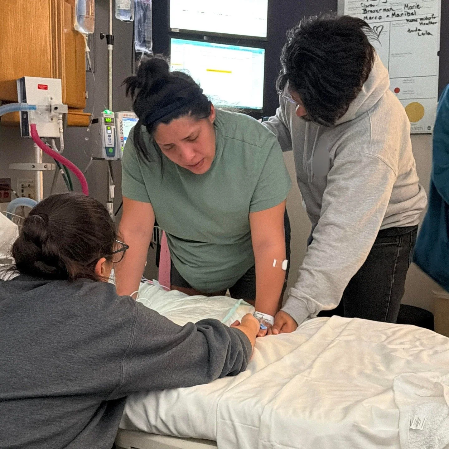 The Doula and the Partner - New blog post alert! I've been thinking a lot about the way that doulas and partners work together throughout pregnancy and childbirth, so I wrote about it! Head to my website (link in bio) and check it out! 

Shout out to