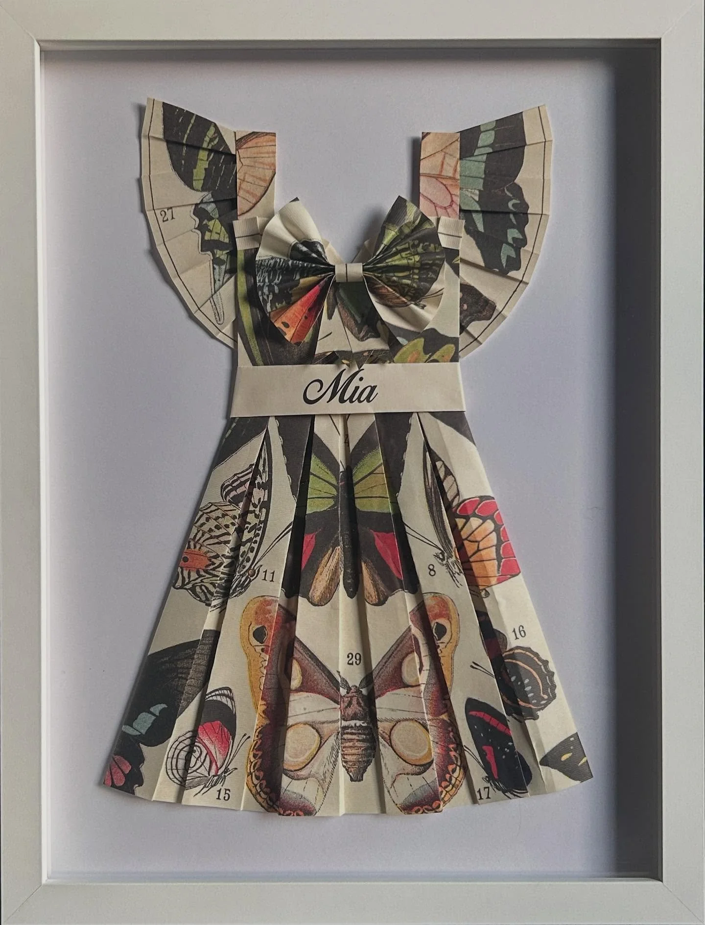 Such a sweet choice for a little girl&rsquo;s bedroom 🦋 message me for a custom listing of your very own!