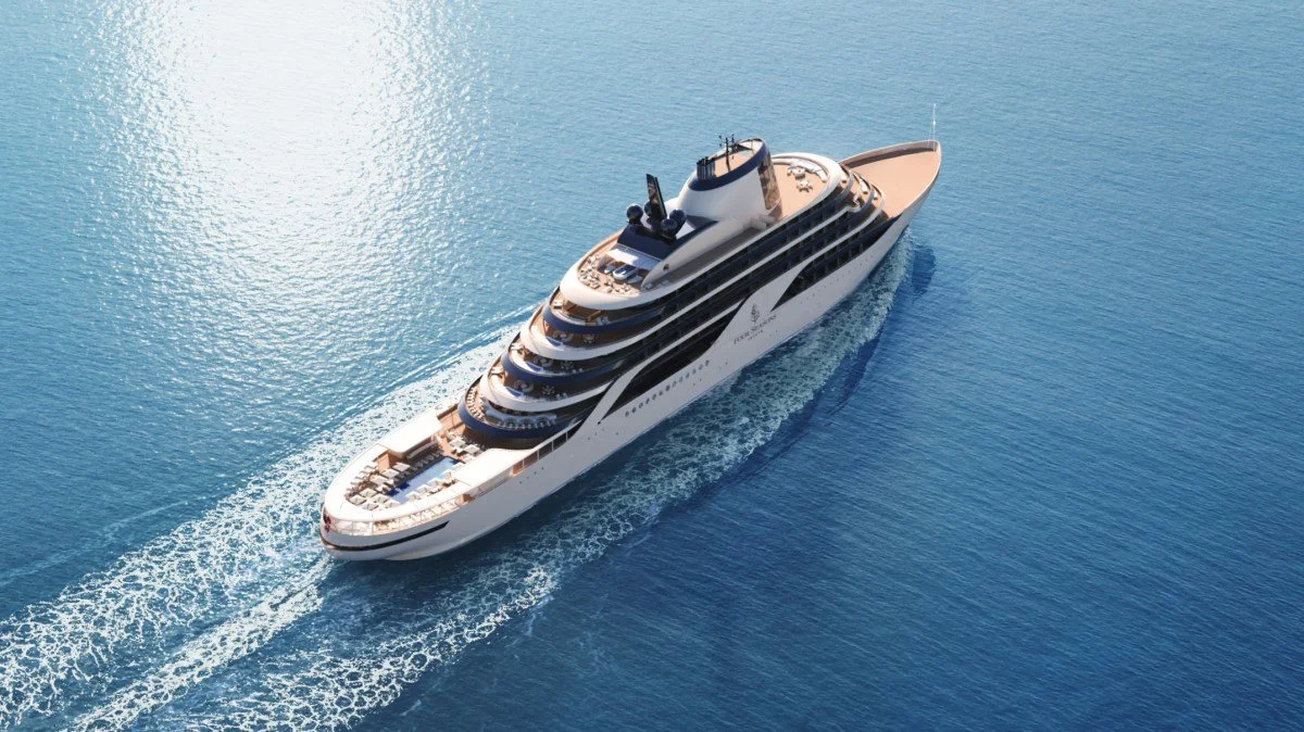 Four Seasons Yacht