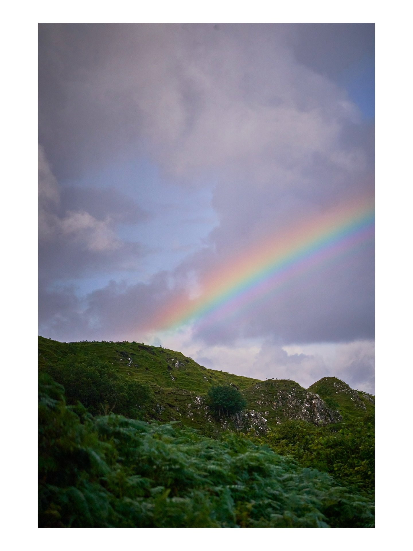 Capturing a rainbow while exploring #thefairyglen felt so surreal,the weather clearing up just as we got to the parking lot in order to have an incredible experience! #scotland #fairyglen #exploremore #ᴛʀᴜsᴛᴛʜᴇᴘʀᴏᴄᴇss #travelphotography #travelgram