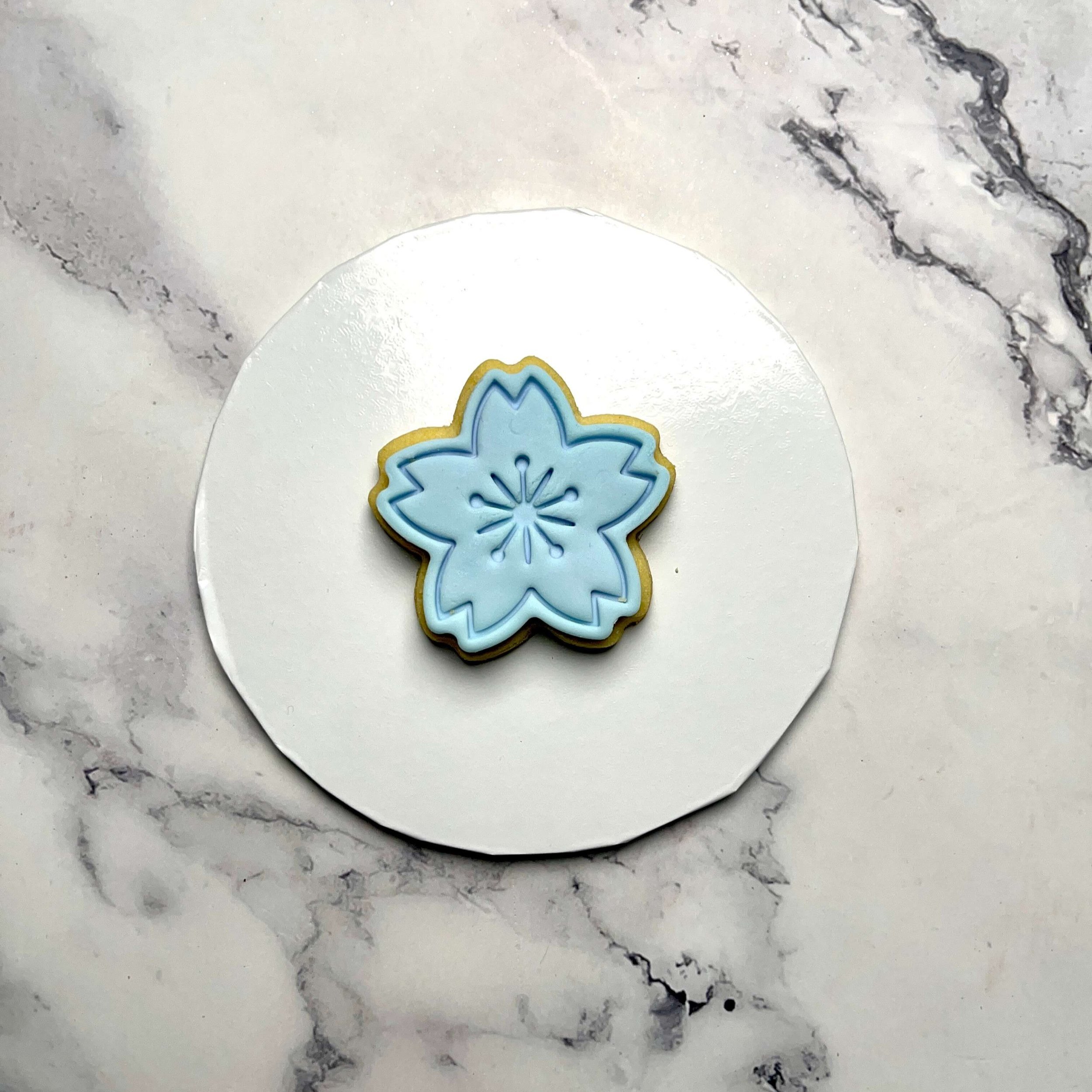 Blue+Hibiscus+Fondant+Cookie.jpg