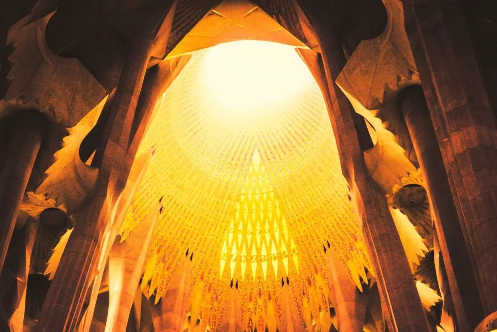 sagrada familia lights pexels.jpg