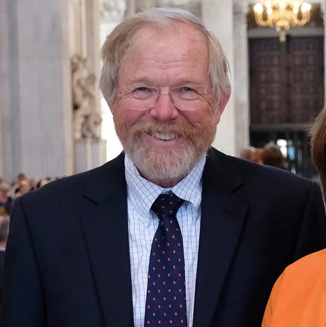 Bill Bryson: A best-selling author known for his sense of humor and his ability to share history and culture.