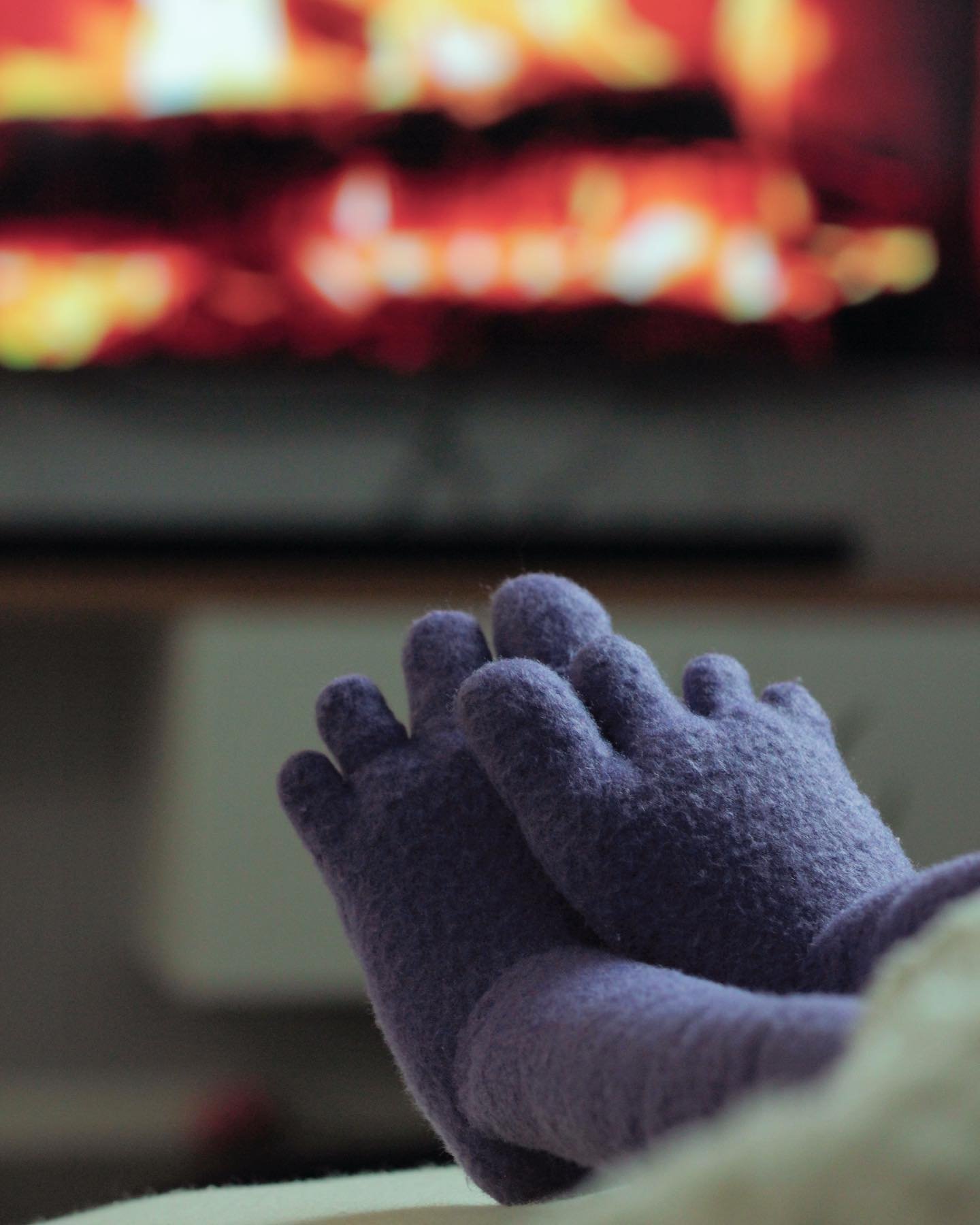 Staying hot 

🔥 

#onlyfelt #feet #warmmysole #toes #feltcute #fireson #ankle #ifeltthat #puppet #weirdart #footlovers #cosytoes #cozytoes #barefeet #adelaide #southaustralia #australia #warmmeuponacoldmorning