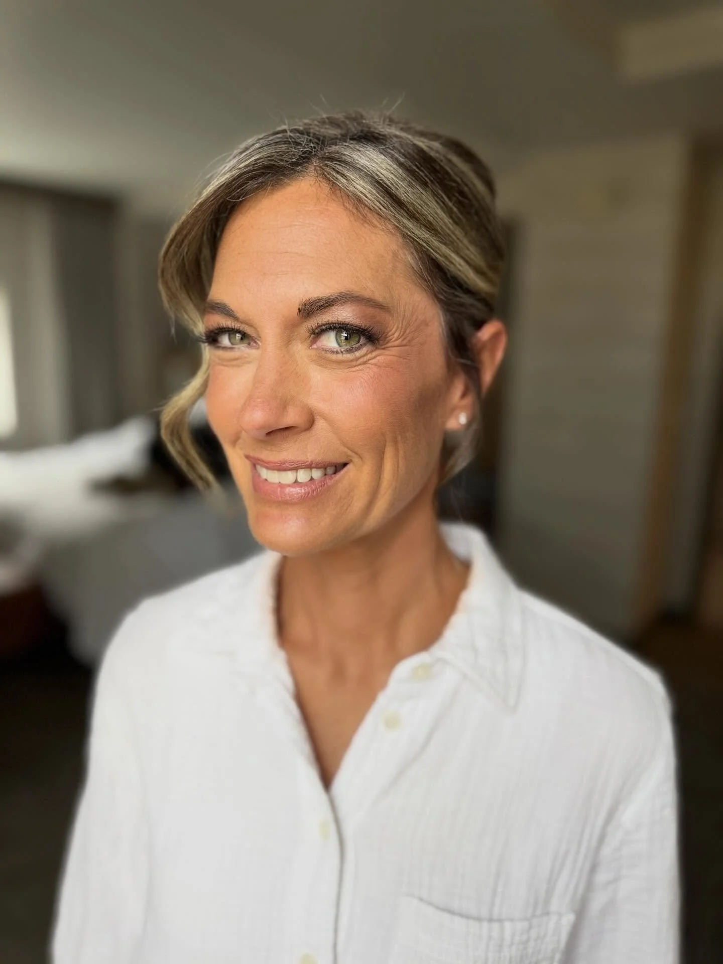 Gorgeous and glowing! ✨🙌🏼🩷
.
.
.
#makeuplove #travelbeautyteam #bridalmakeup #brodesmaidmakeup #weloveweddinga #detroitweddings