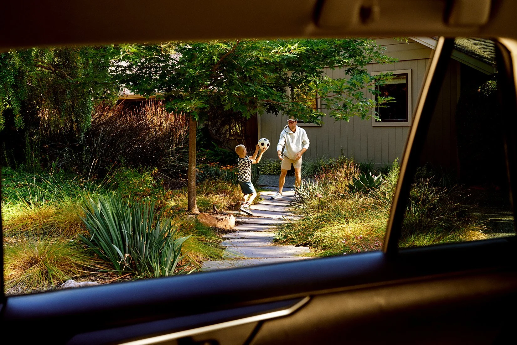 Brand_ID_7_25_Rideshare_House_Pickup_XC_6042__Final-8256x5504-37d2c7e.jpg