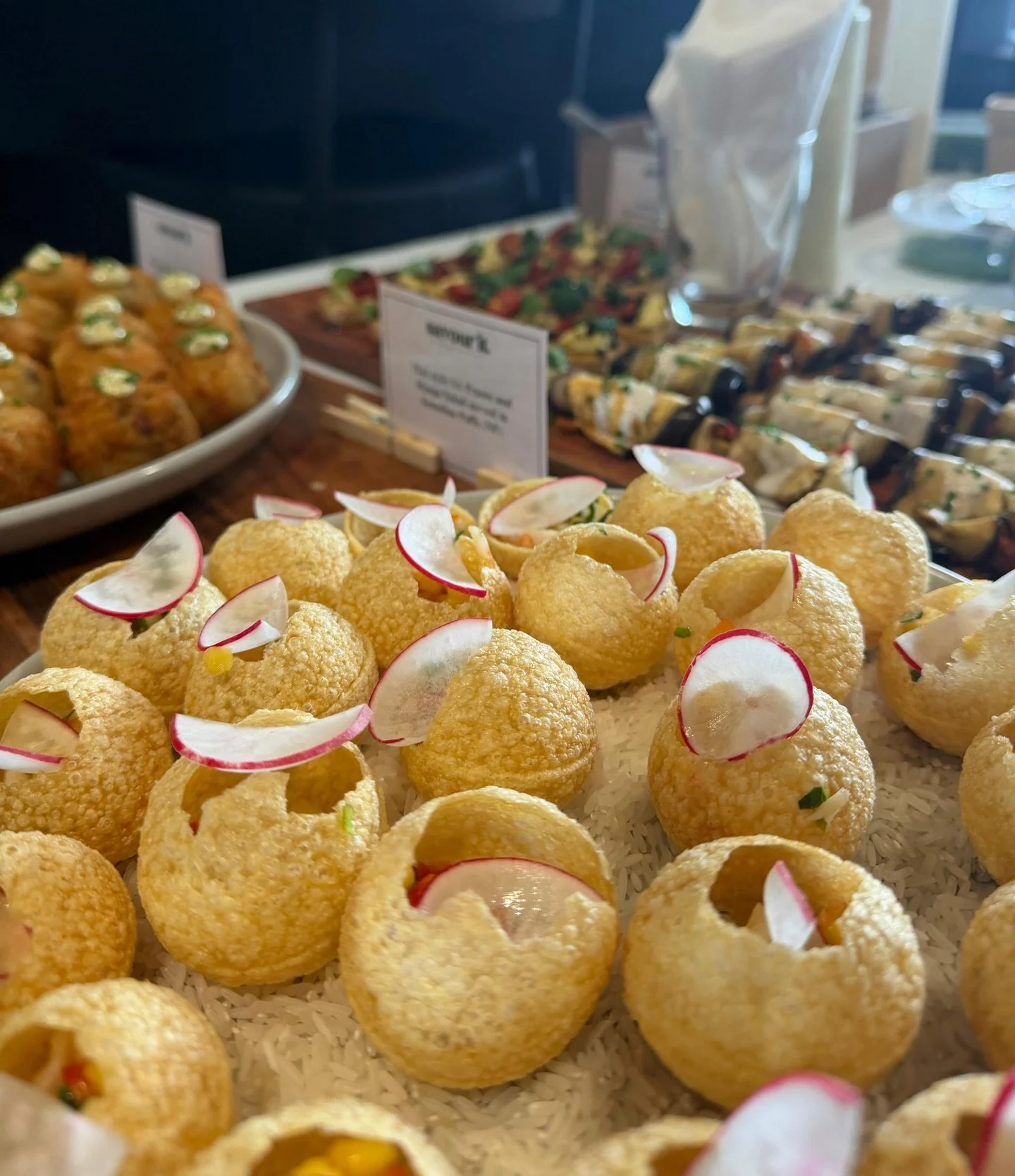 Serving up crowd favourites: Thai Style SA Prawn x Mango Salad nestled in crisp semolina puffs 🍤 🥭 Small bites, big flavour 😋🤤

#adelaidecaterer #corporateeventadelaide #cocktailpartyadelaide #christmaspartyadelaide #adelaideEvents #adelaidefoodi
