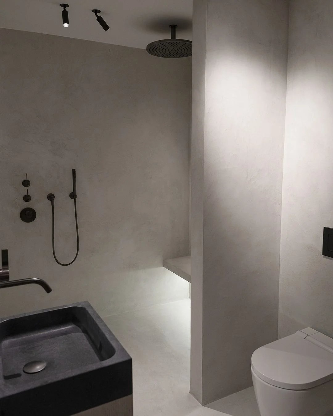 microcement bathroom surfaces