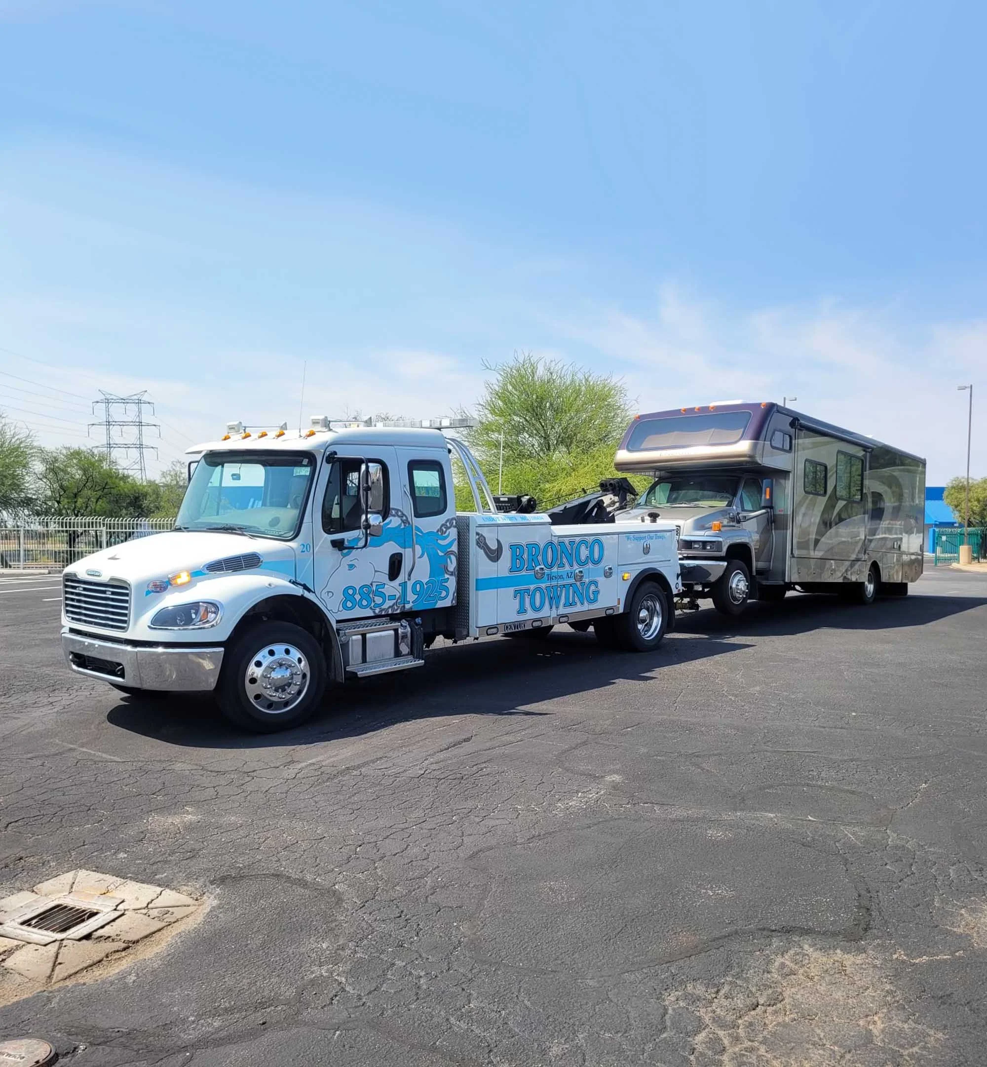 Wrecker Towing RV
