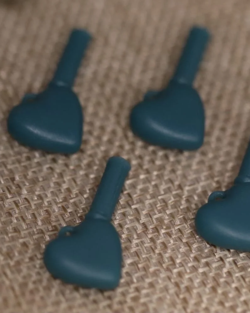 TROUVAI X HULKES Spare Heart Sample