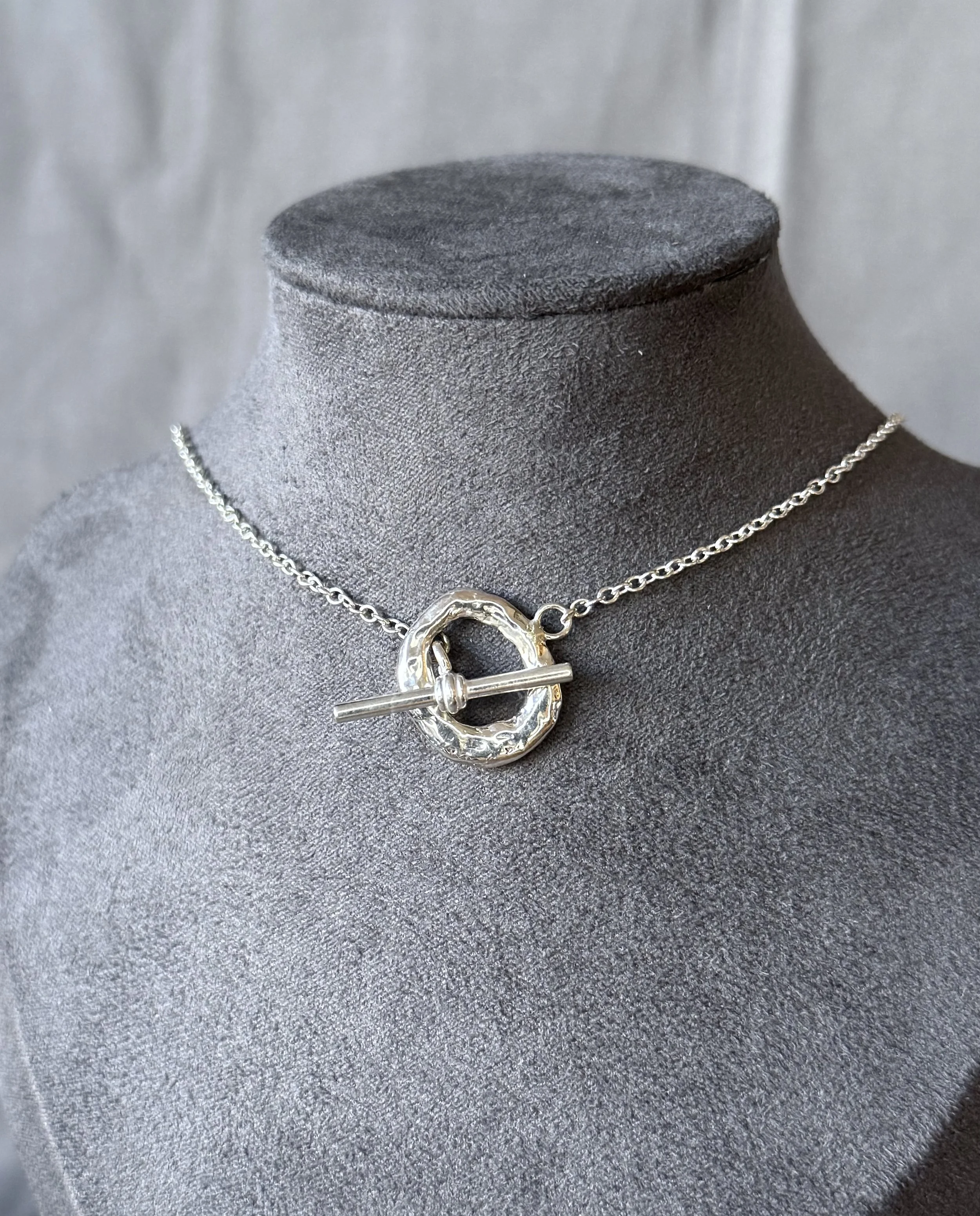 LORNA - T BAR NECKLACE