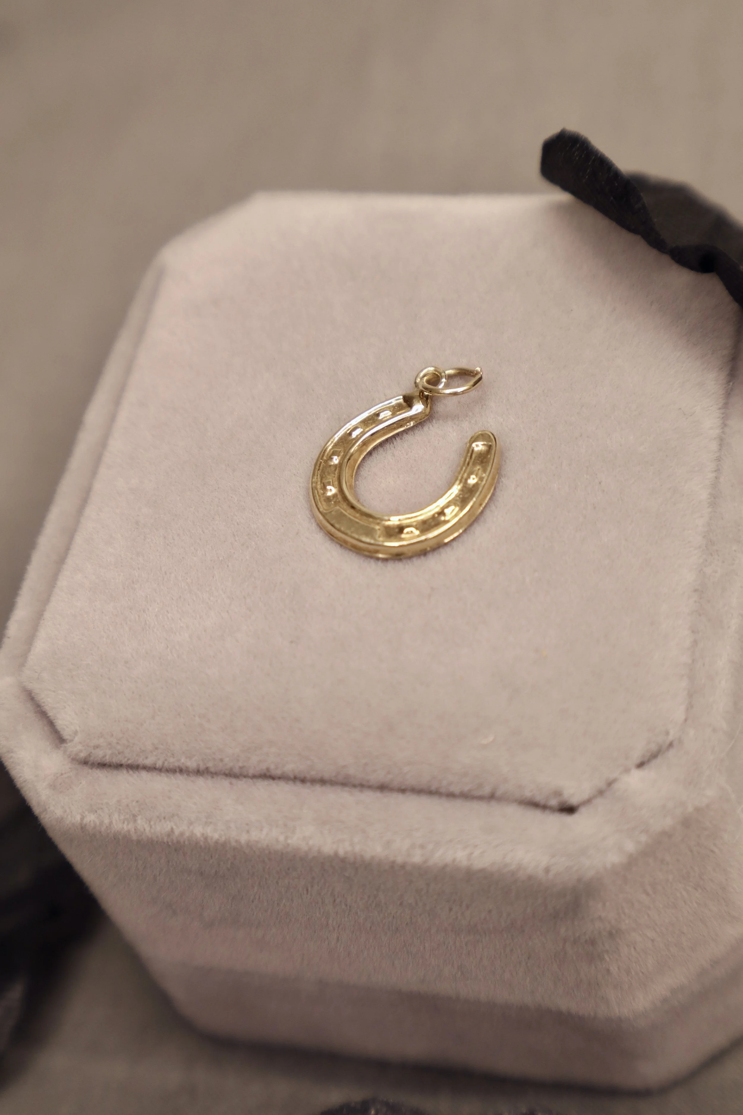 Horseshoe Charm - 9ct GOLD