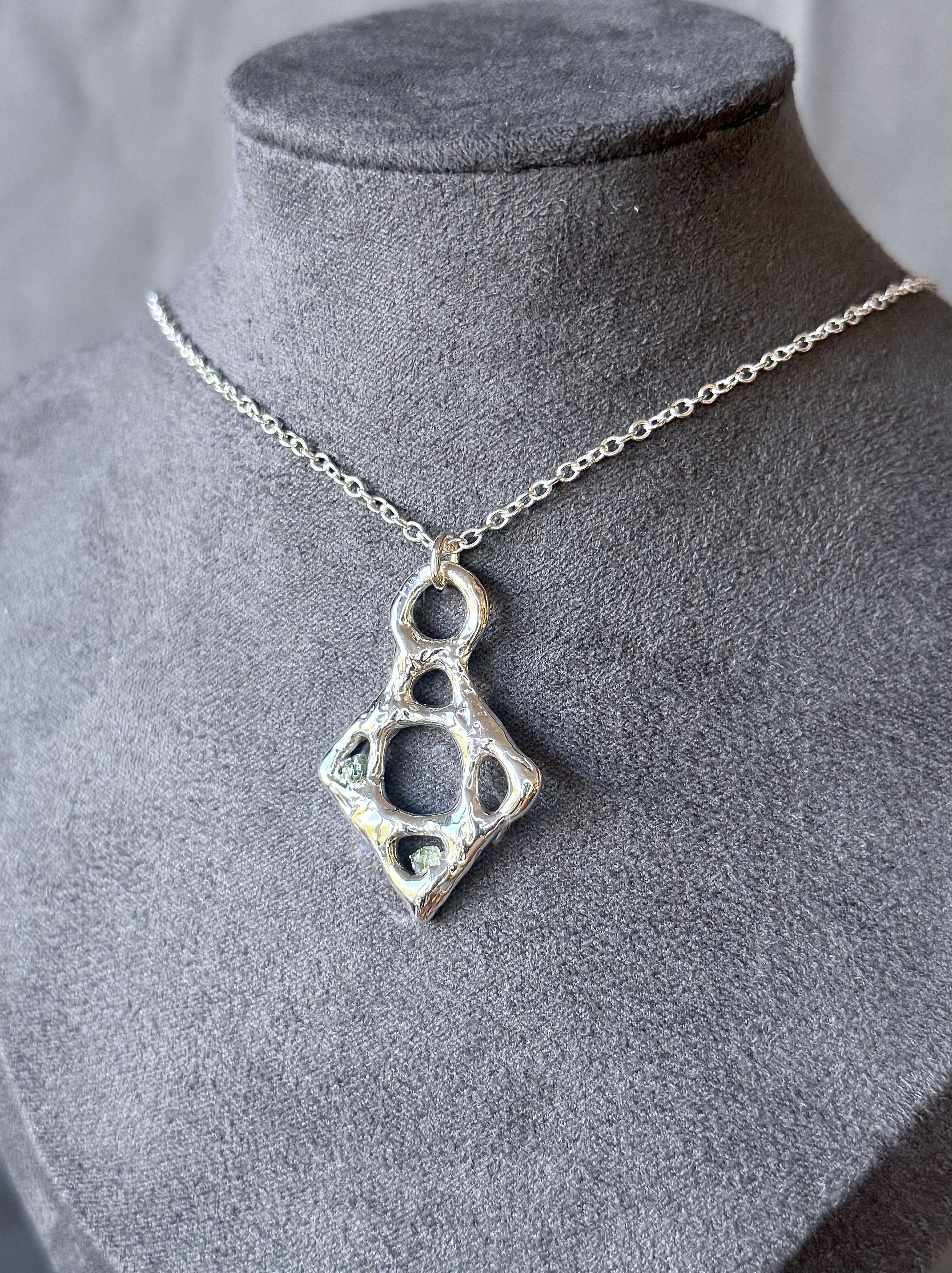 NYX - SILVER SAPPHIRE WINDOW PENDANT