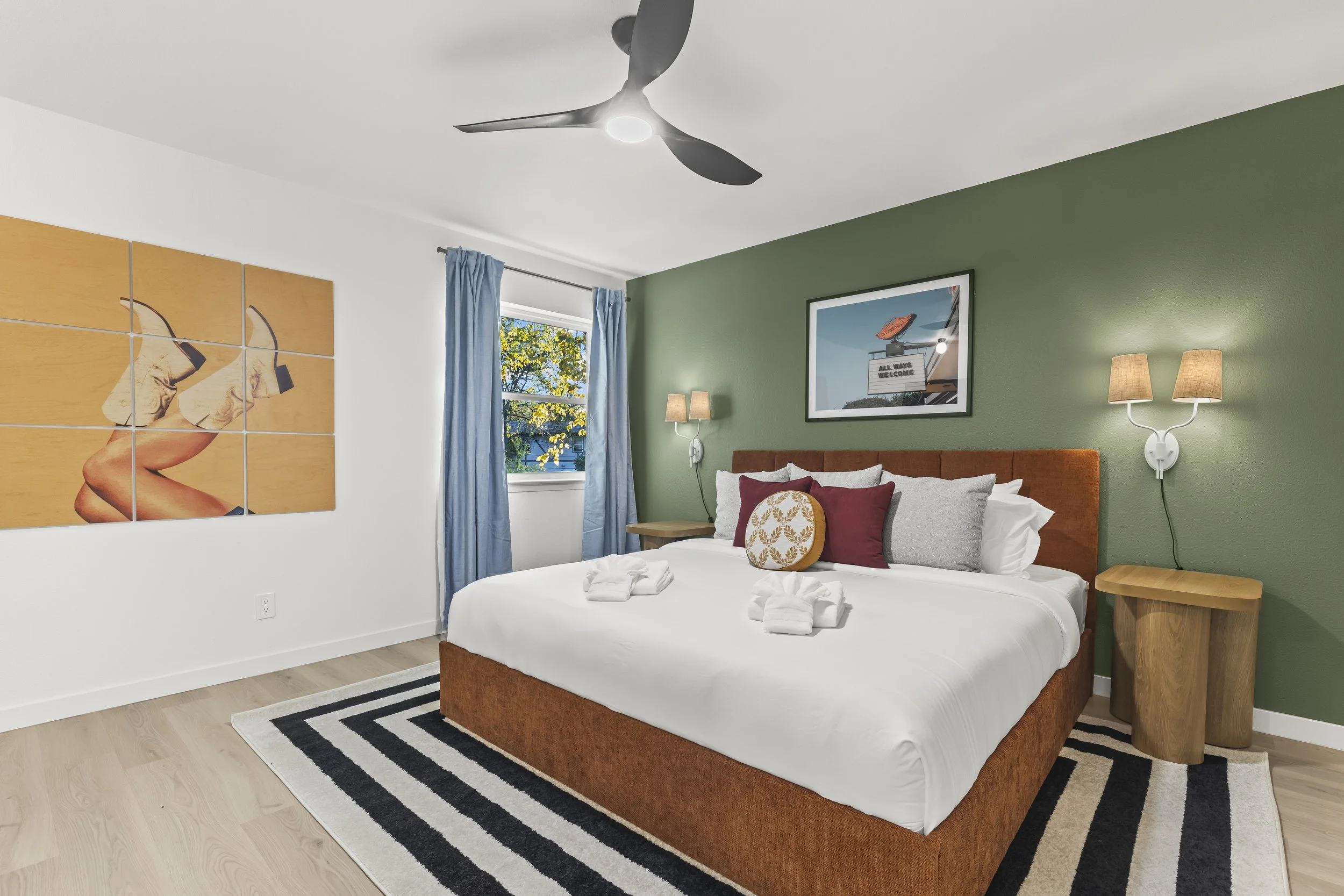 upstairs green room - 1.JPG