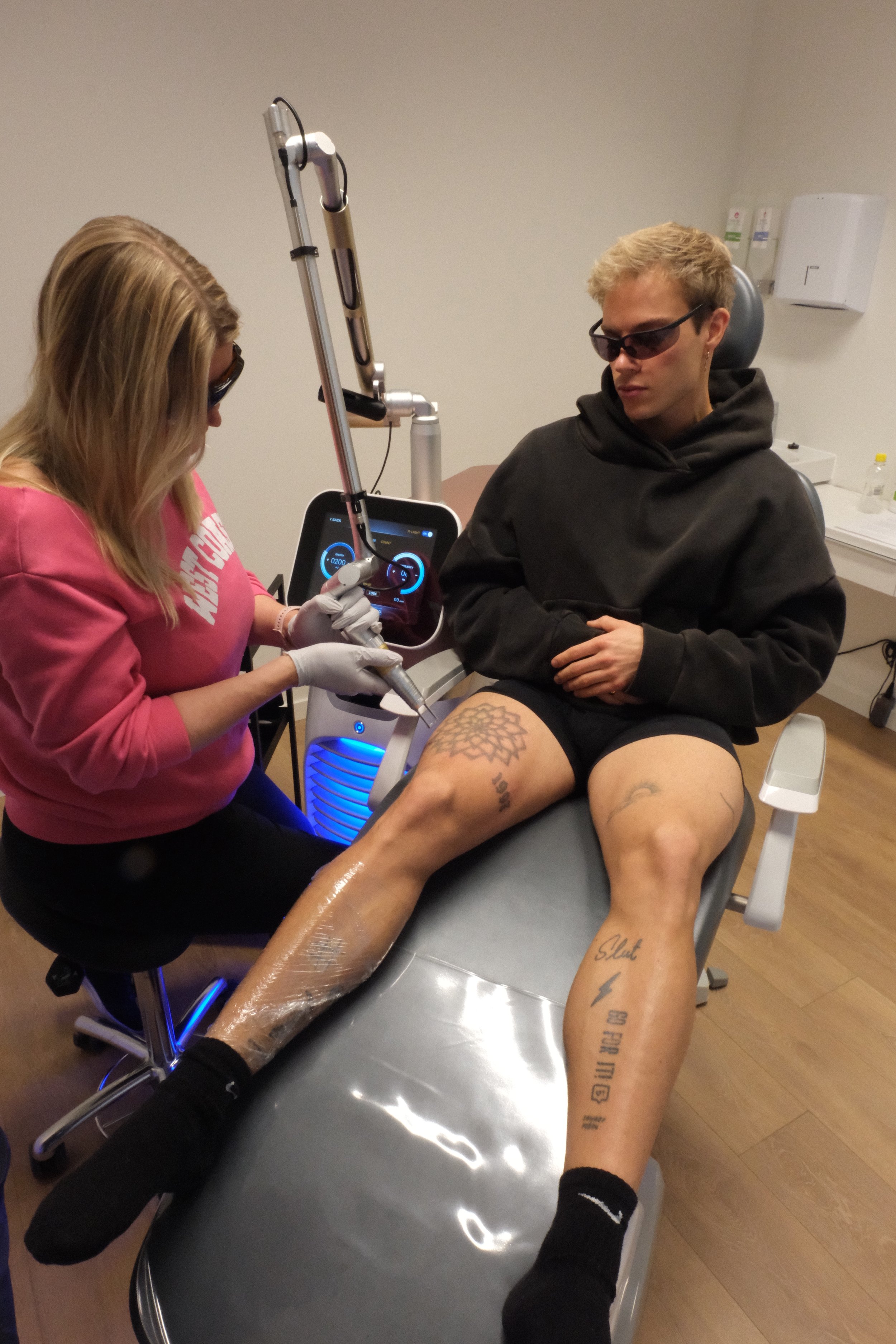 Pikosekundilise laseriga tätoveeringu eemaldamine Undoink kliinikus