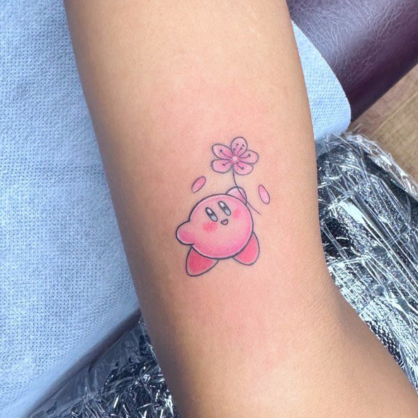 V tiny Kirby.jpeg