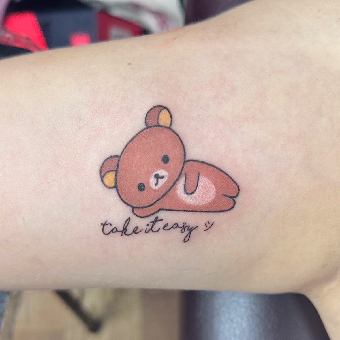 V Rilakkuma relaxing.jpeg