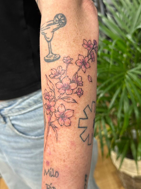 M fine line sakura.jpeg