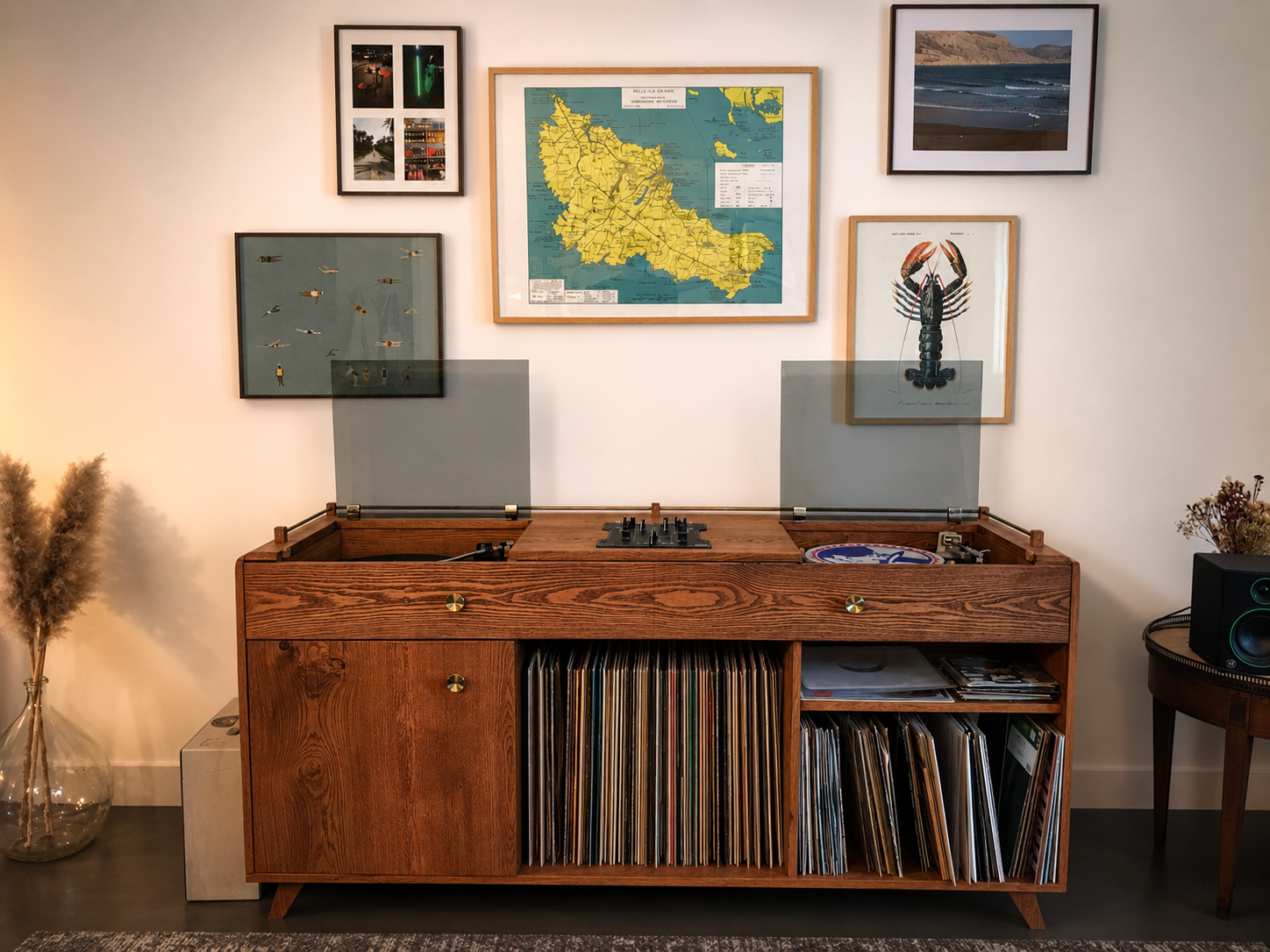Vinyl cabinet edited 1.png