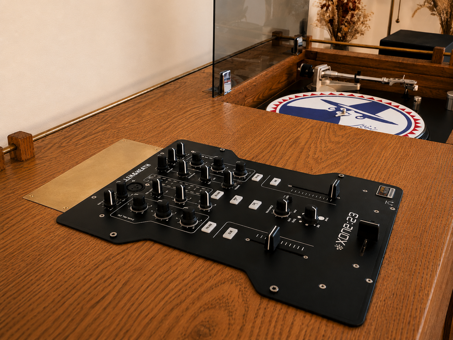Vinyl cabinet edited 3.png