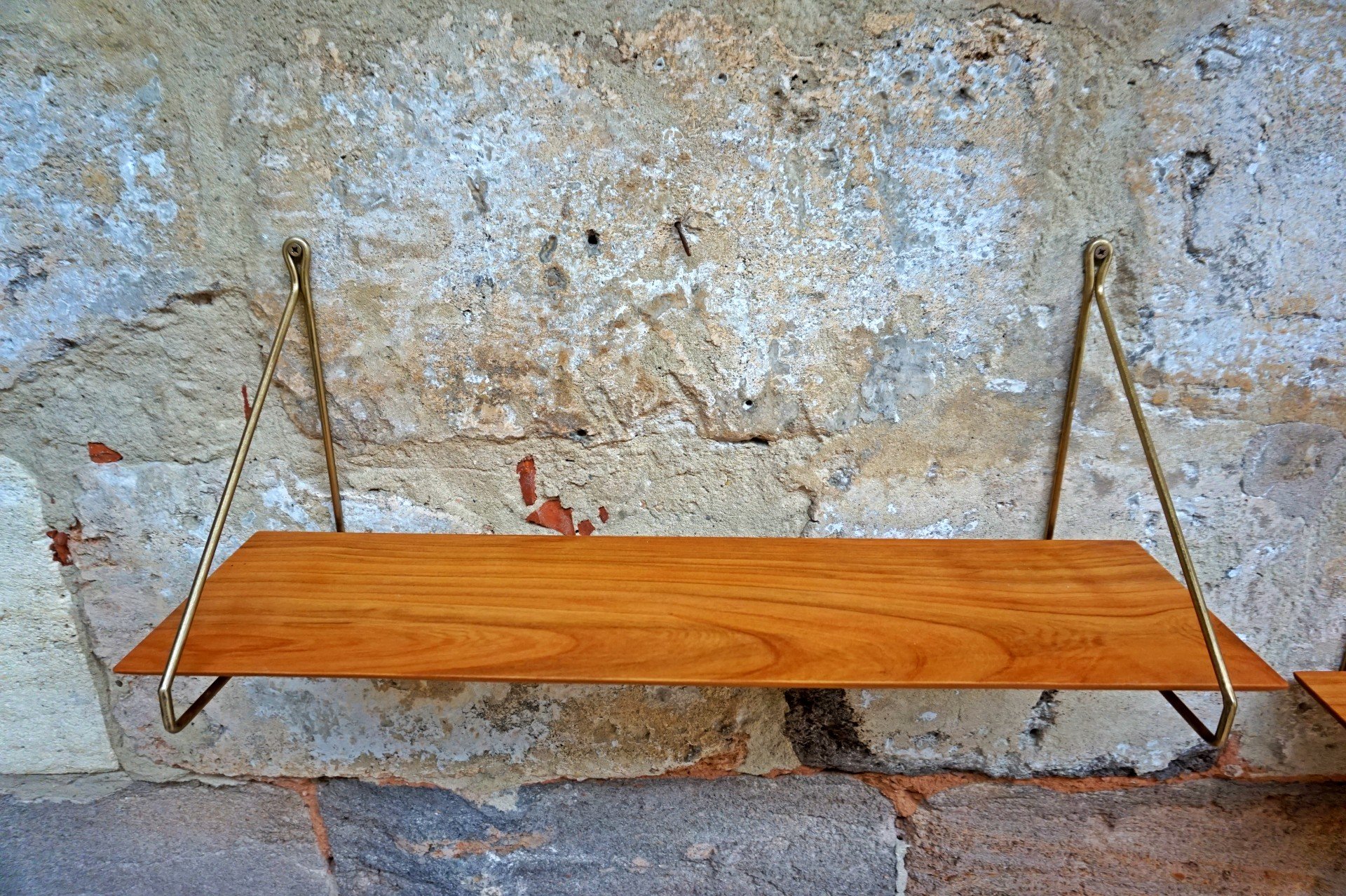 Tablet shelf edited 3.jpg