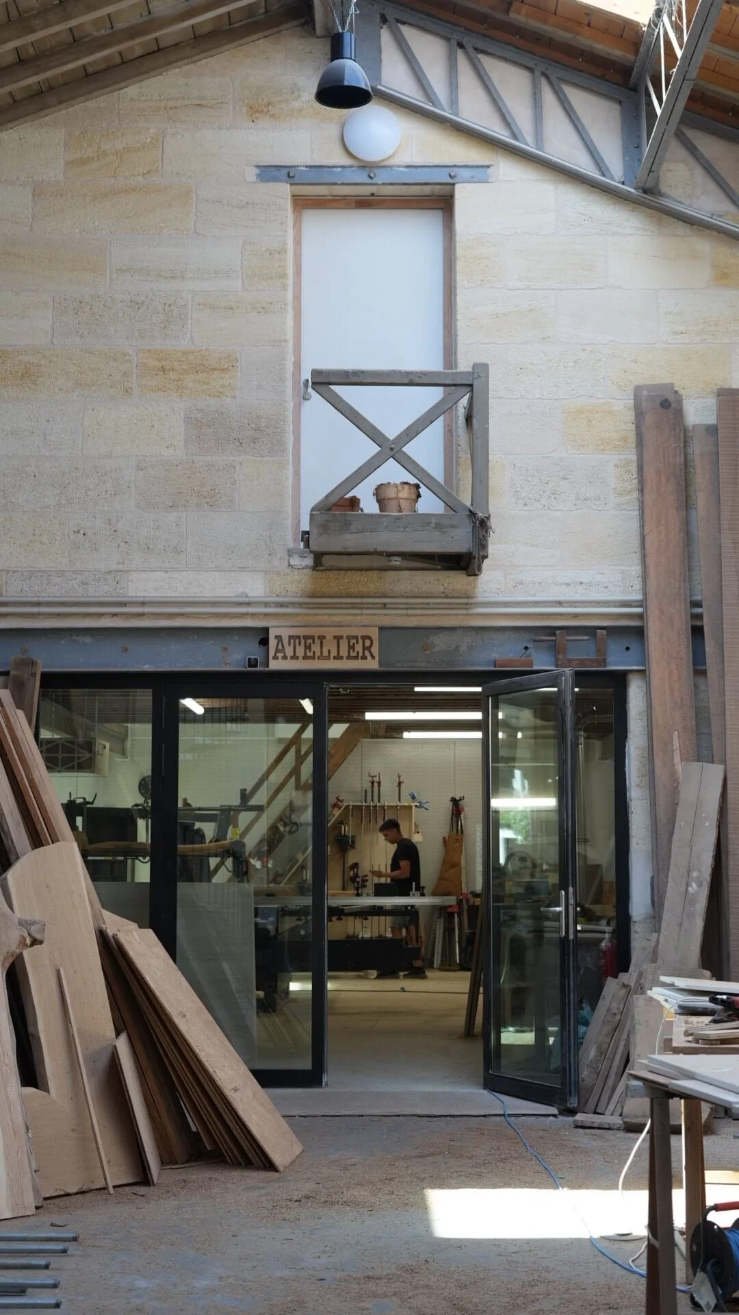 Atelier d'ébénisterie Goat Lab Furniture, fabrication de meubles en bois massif, 75 rue Lagrange 33000Bordeaux
