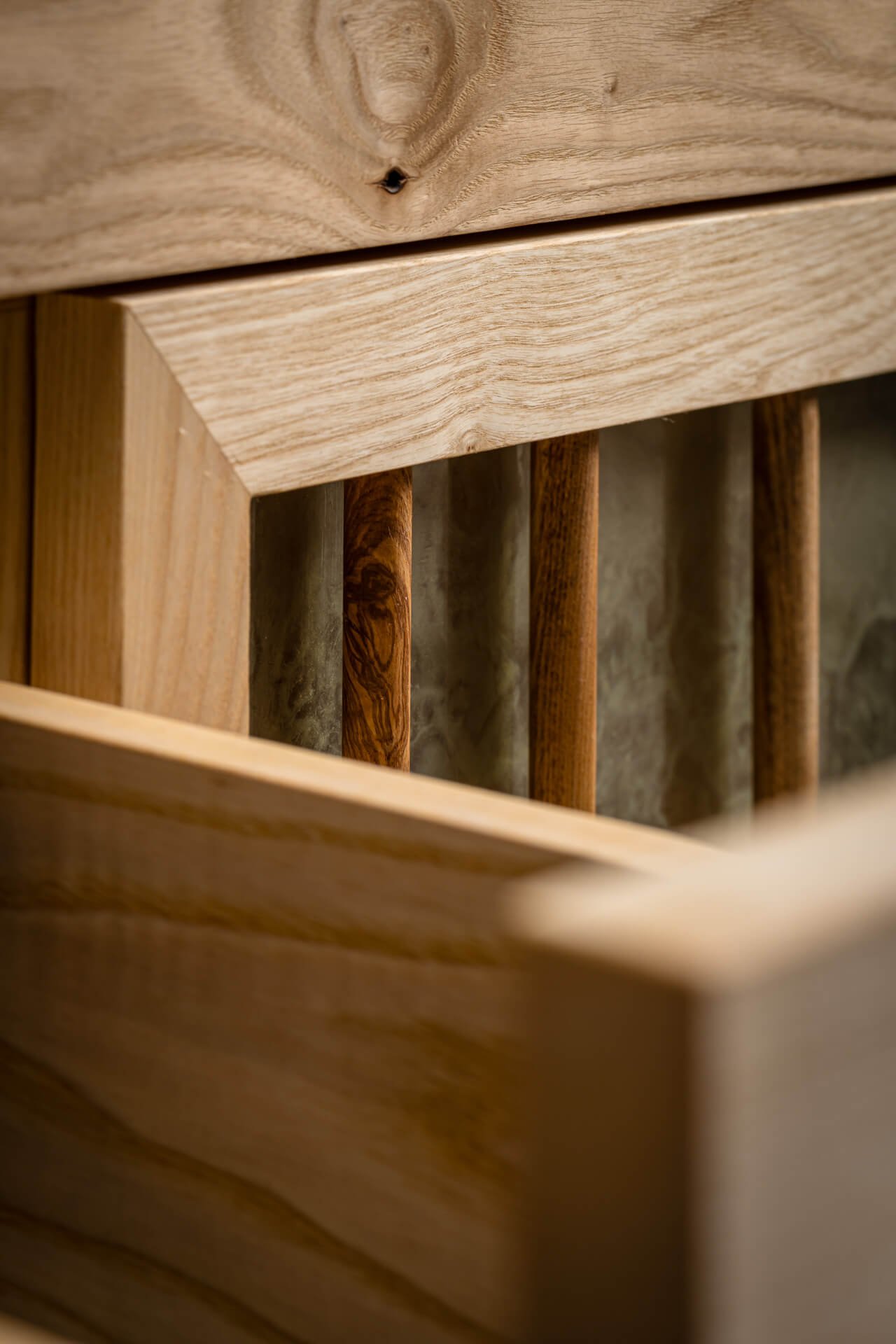 Meuble en bois massif sur-mesure fabriqué à Bordeaux, France
