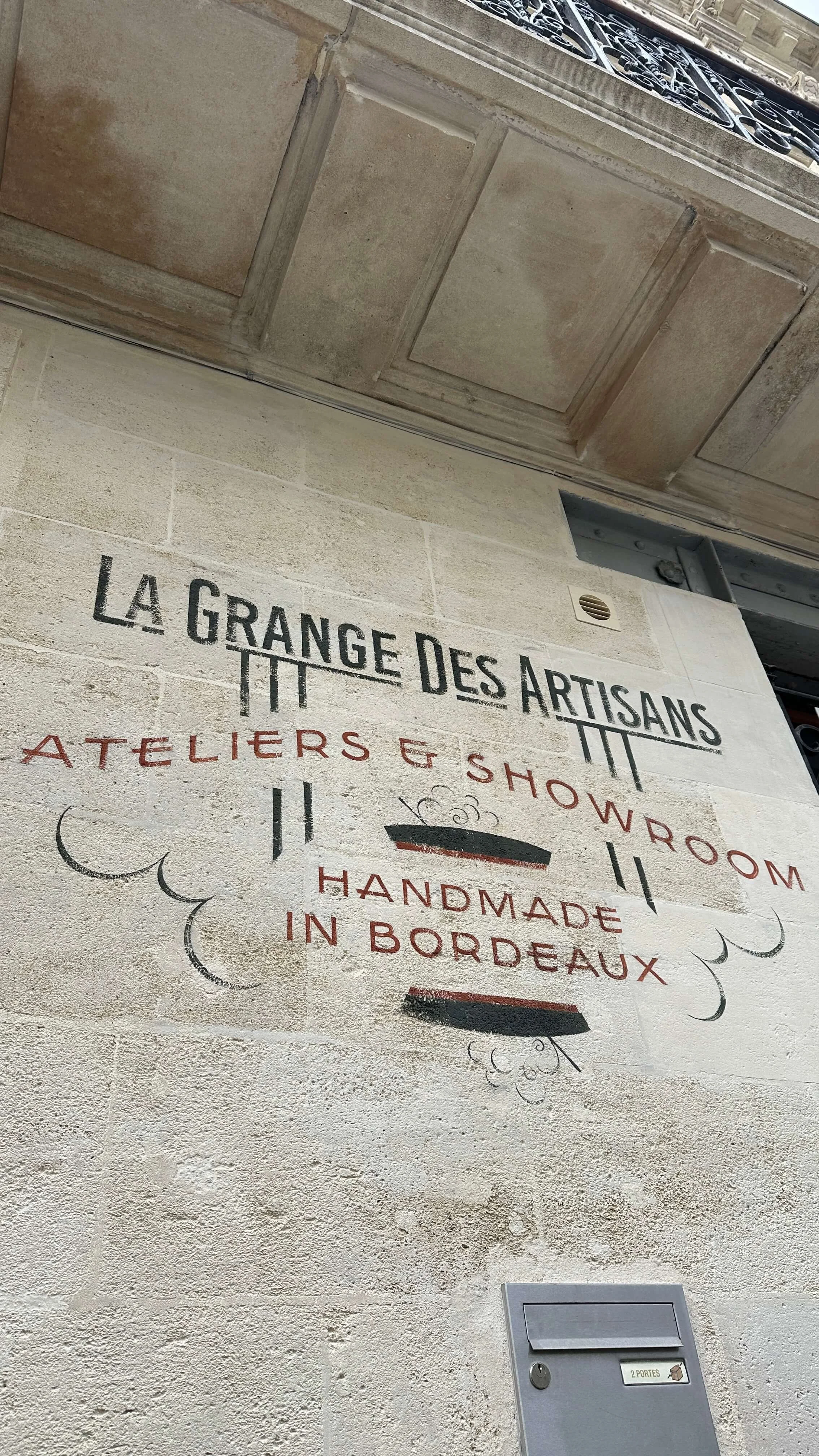 Devanture de La Grange des Artisans, 75 rue Lagrange, 33000 Bordeaux