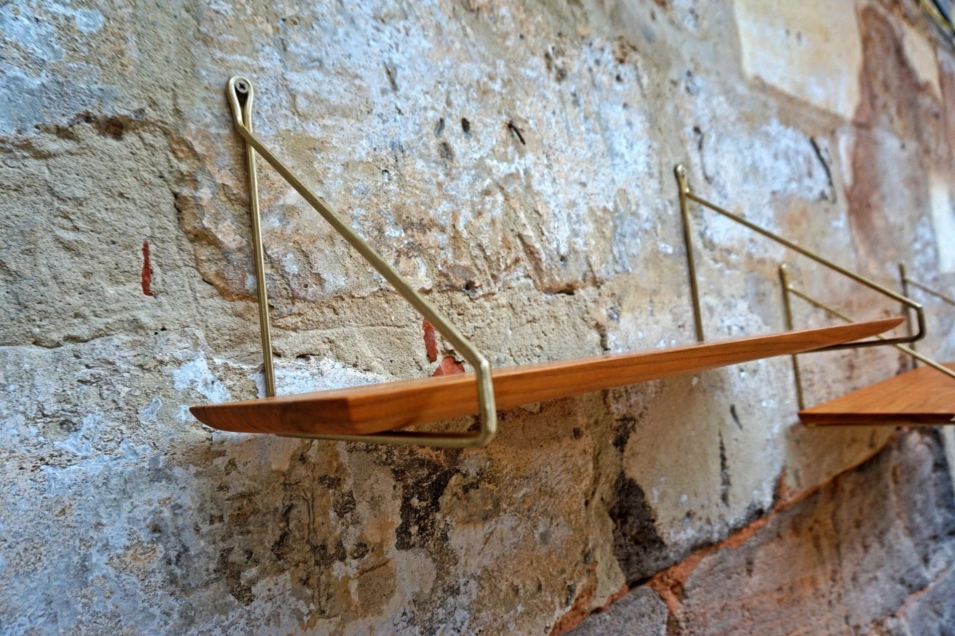 Tablet shelf edited 4.jpg