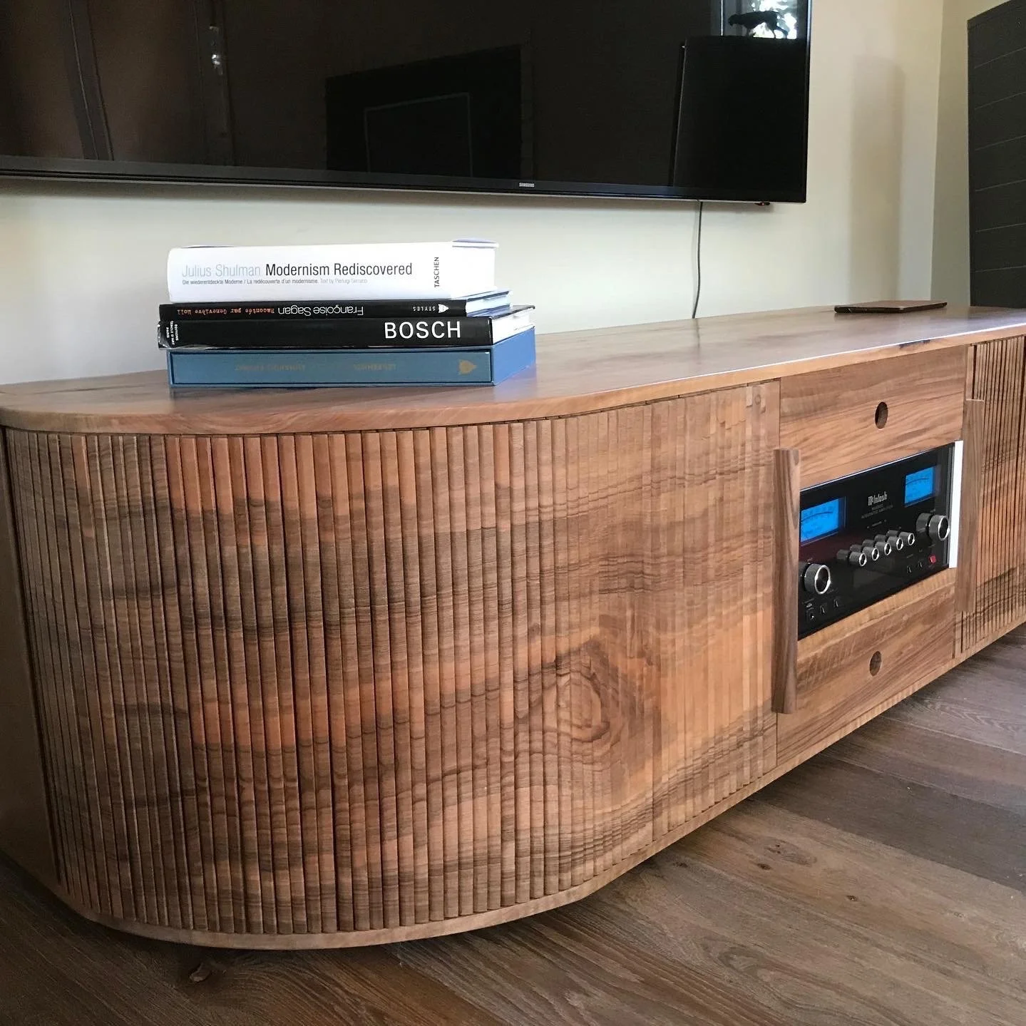 The Lucciola Cabinet 2.jpg