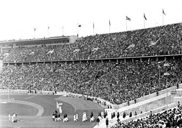 Bundesarchiv_B_145_Bild-P017045,_Berlin,_Eröffnung_der_XI._Olympischen_Spiele.jpg