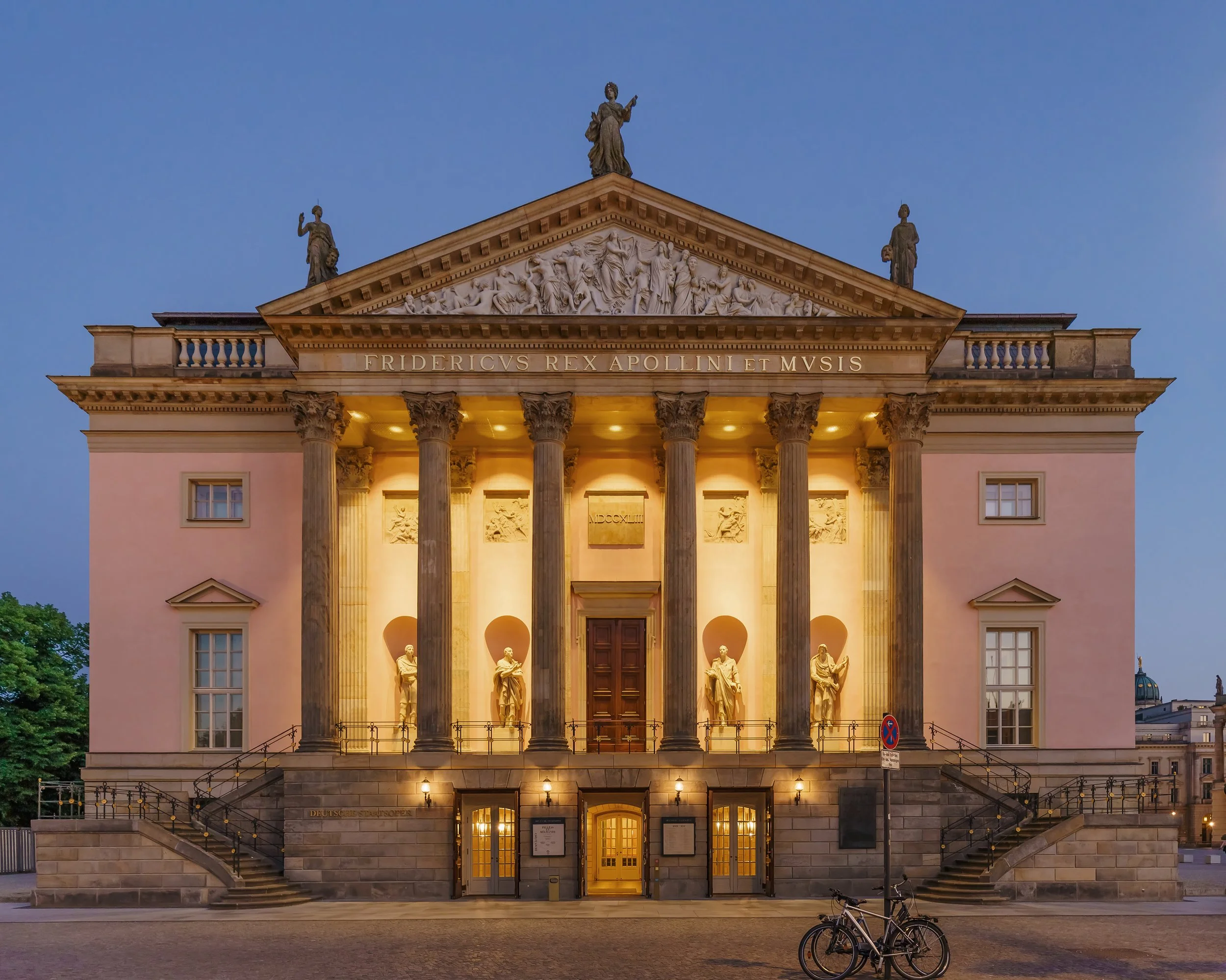 Berlin_Opera_staatsoper.jpg