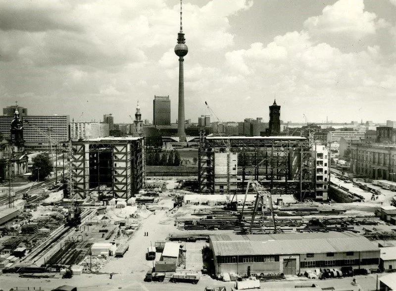 3.-Humboldt-Forum-und-Palast-der-Republik_nat.museum-digital.de_.jpg