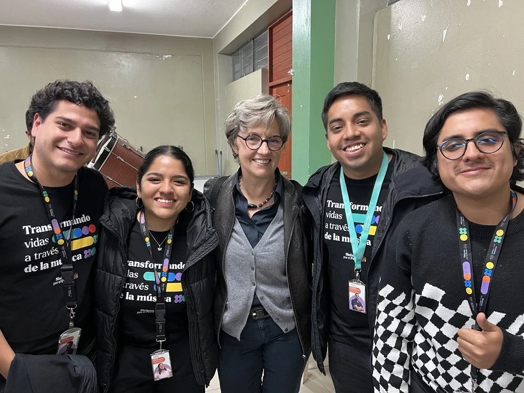 Christine Rhomberg with young musicians and program leaders from Sinfonía por el Perú.