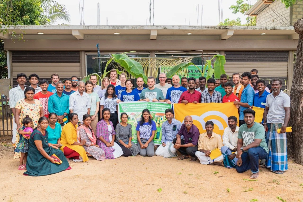 Hilti team members volunteer at Bookbridge.