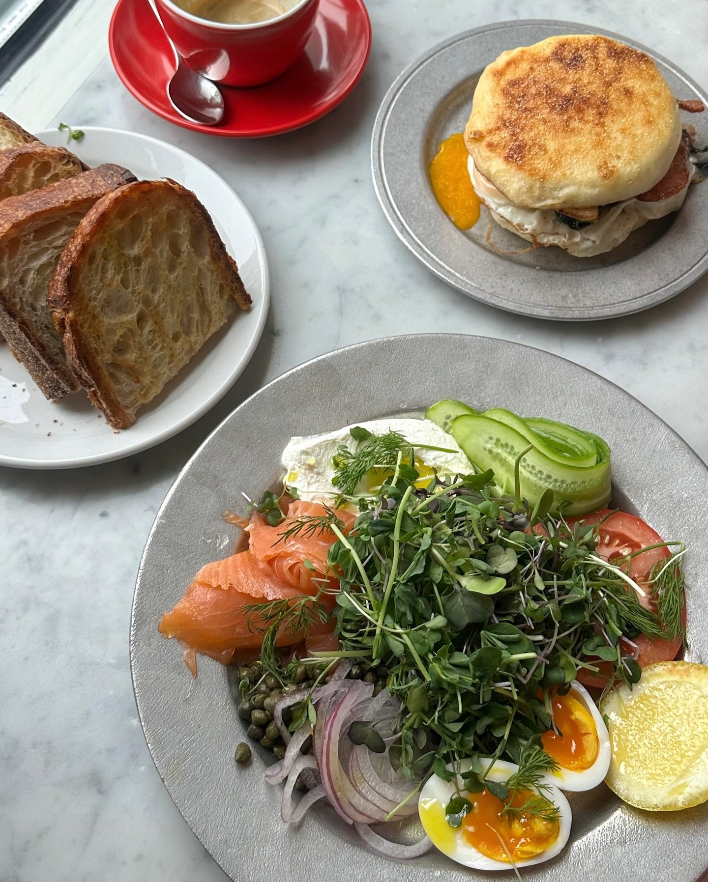 Toronto friends, @manita.toronto just opened in Rosedale and it&rsquo;s ✨wonderful✨. What a perfect new addition to the neighbourhood!

We ordered: 

The Manita Breakfast: smoked salmon, cream cheese, soft egg, capers,red onion, cucumber, tomato, dil