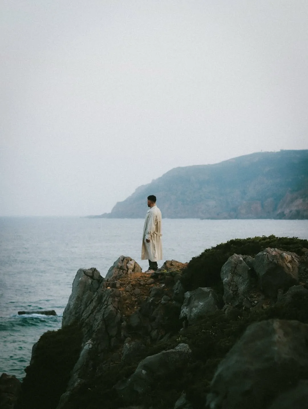 @lhast21 - ‘À Procura’Violetta out everywhere.jpg