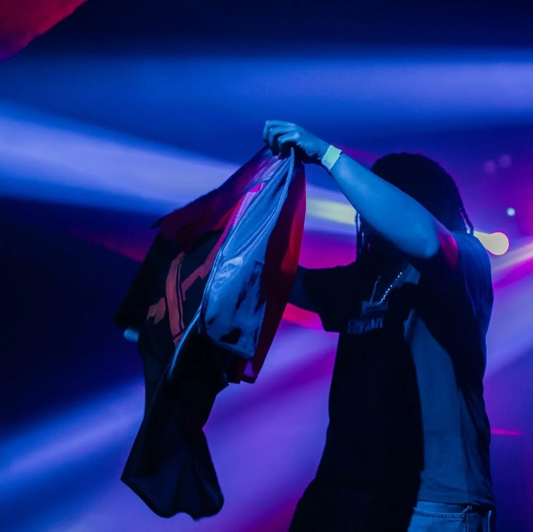 YOUNGEST IN CHARGE🇦🇴📸- @goncalomdcastro.jpg