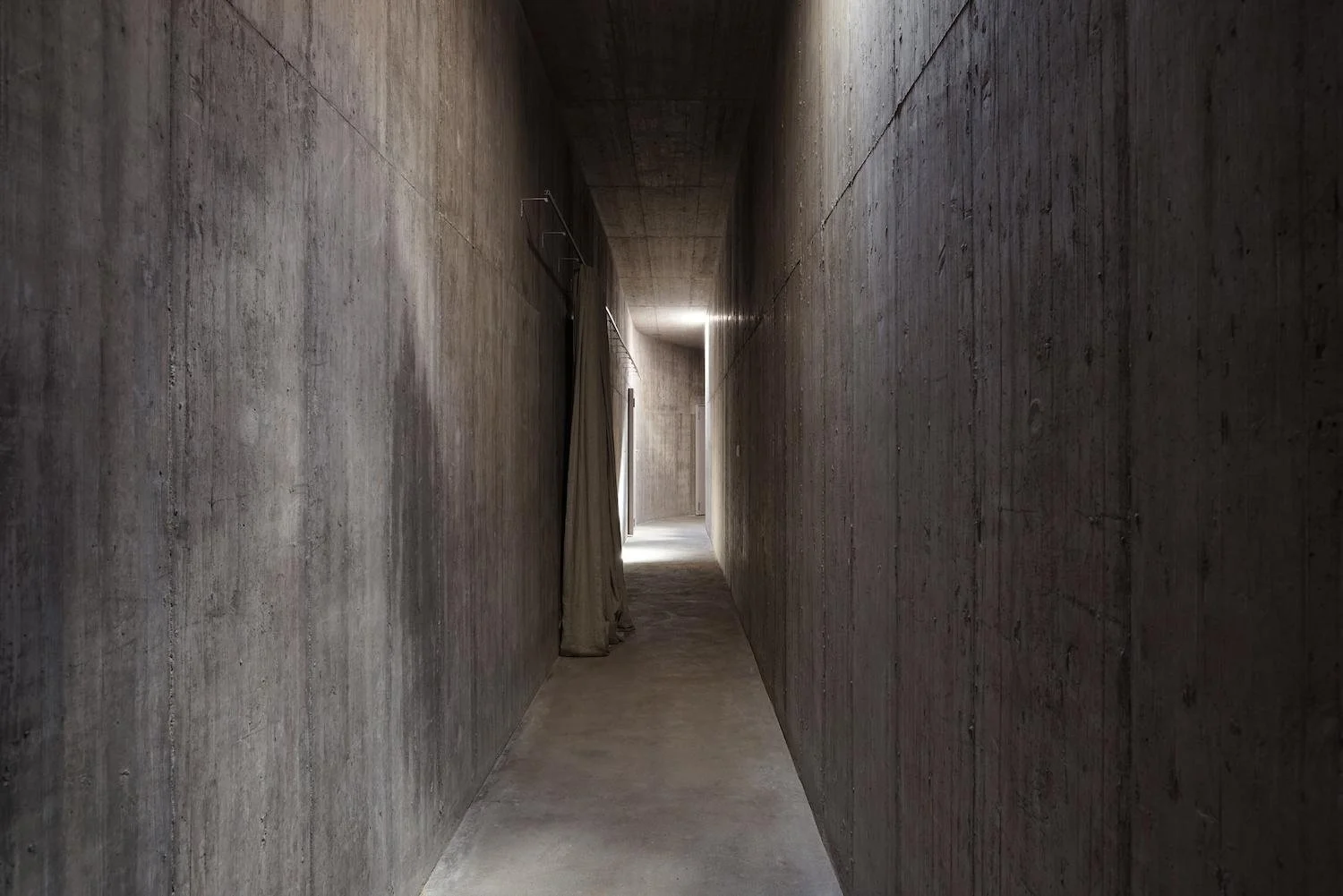 valerio-olgiati-villa-alem (9).jpg