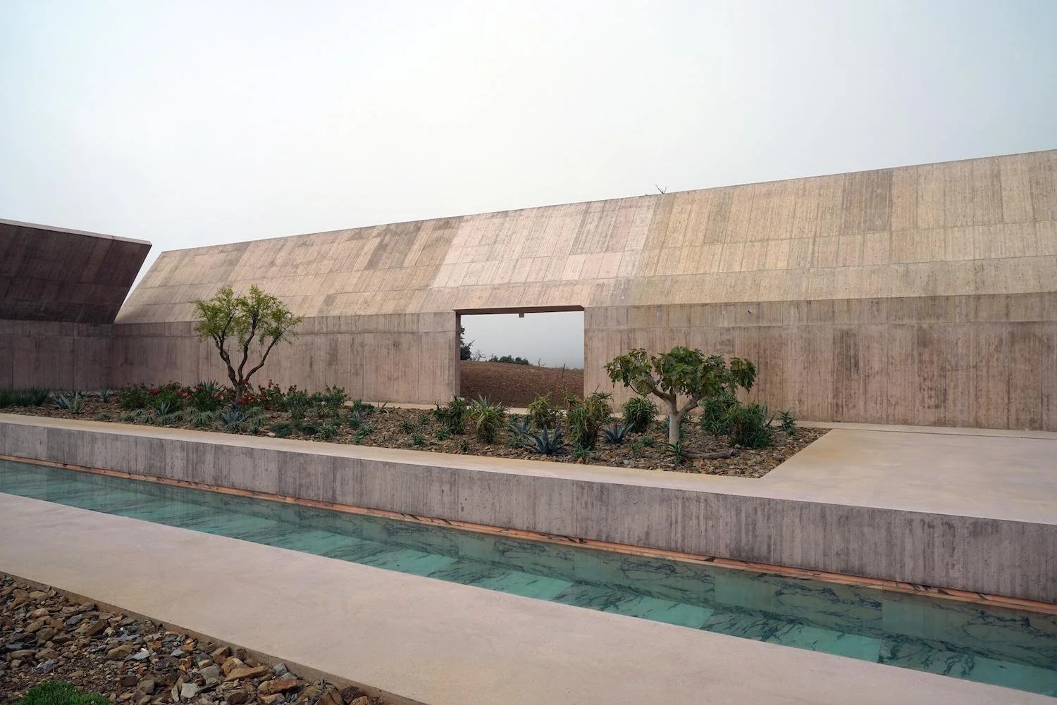 valerio-olgiati-villa-alem (4).jpg