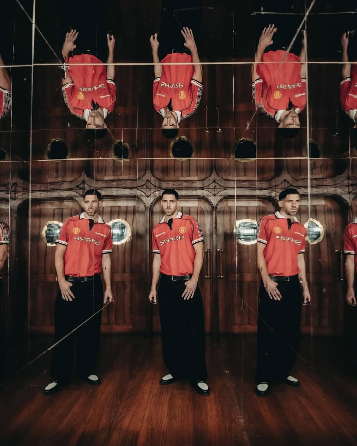 @richiecampbell rocking a vintage @manutd kit from 1999 on his latest music video 😤🤌🏻.jpg