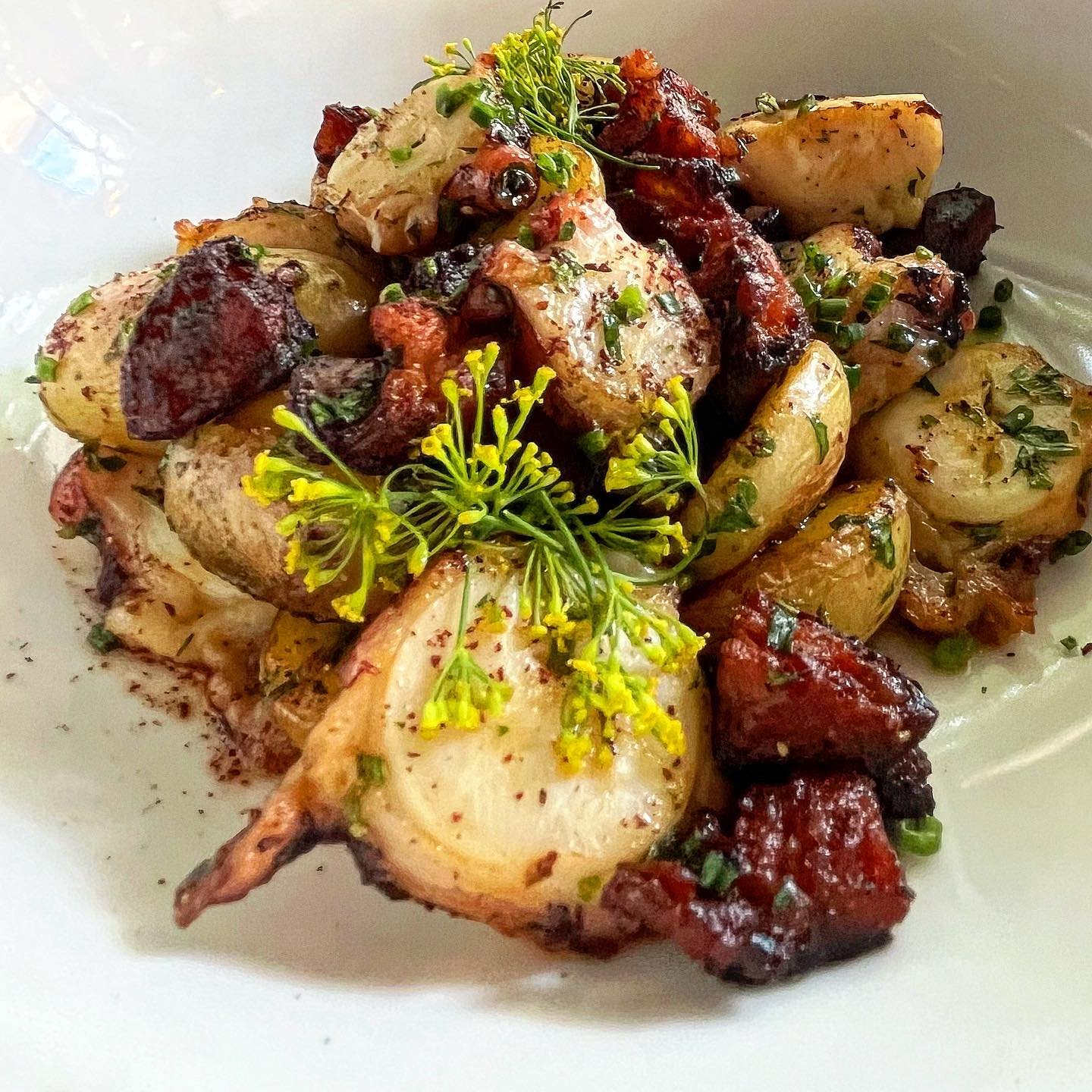 Portuguese grilled octopus, chorizo and Jersey royal potatoes.

#londonpubexplorer #londonpubs #gastropubs
