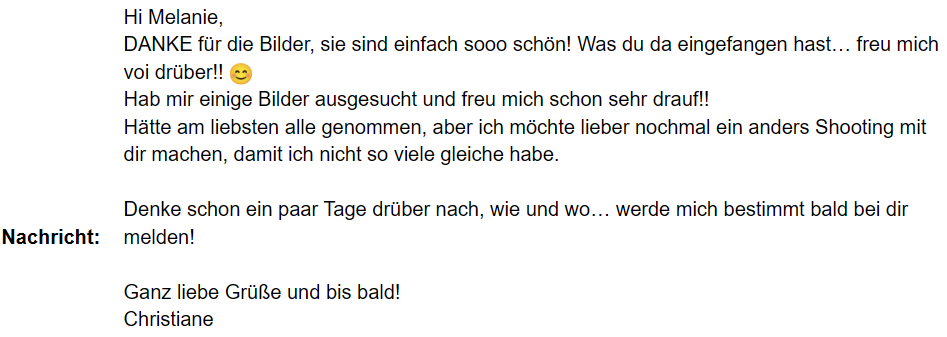 Der Text ist ein persönlicher Brief, in dem sich die Autorin bei Melanie für schöne Bilder bedankt, erwähnt, dass sie Bilder ausgesucht hat und in Zukunft wieder Fotos teilen möchte. Sie plant, bald wieder Kontakt aufzunehmen.