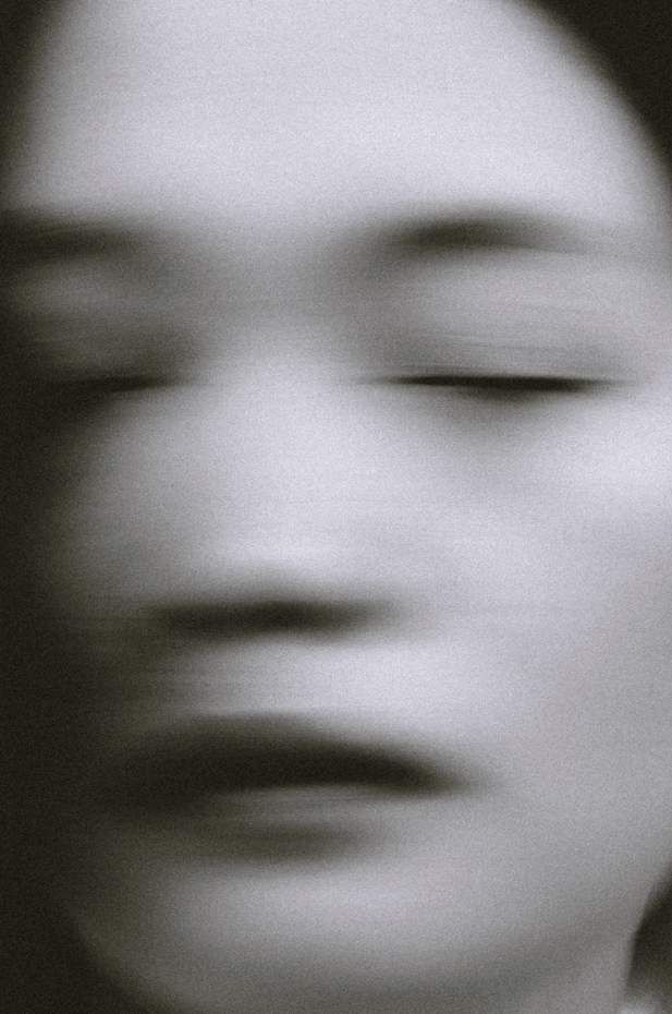 Identität: Wir lösen Blockaden, finden deinen Purpose und schärfen deine Identität zur Marke.