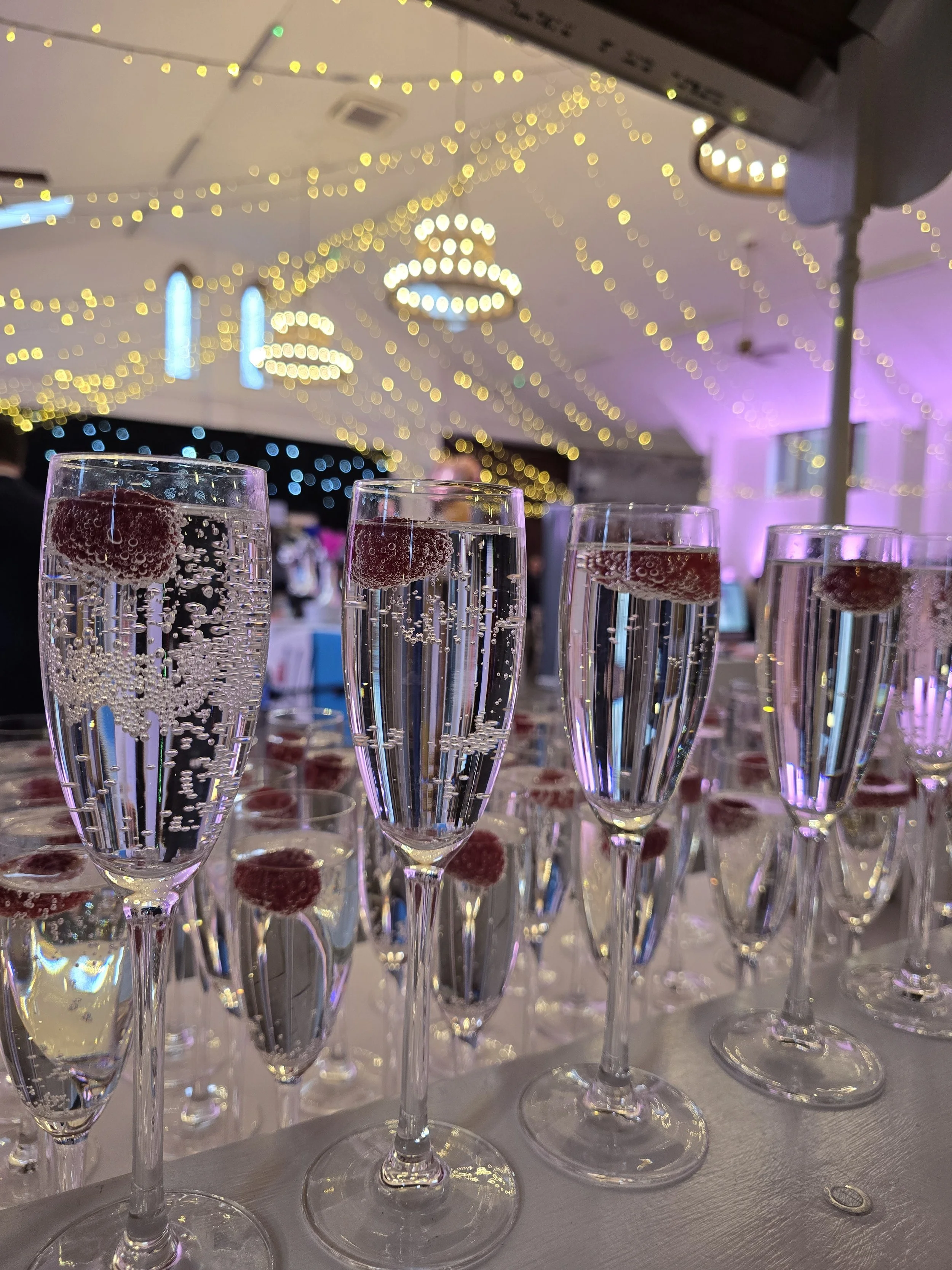 worton-hall-wedding-fair-welcome-drink.jpg.jpg