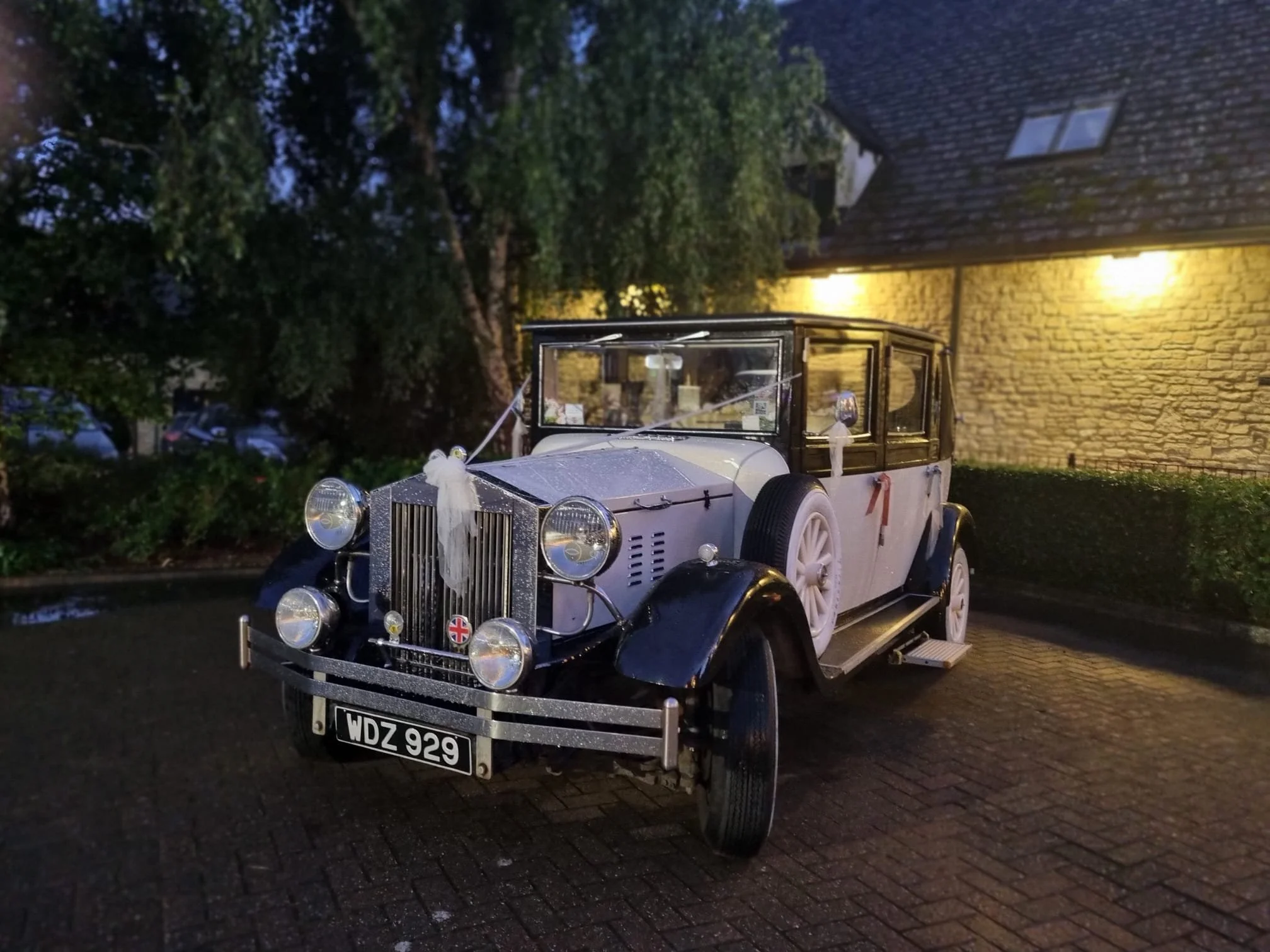 worton-hall-wedding-fair-classic-car.jpg.jpg