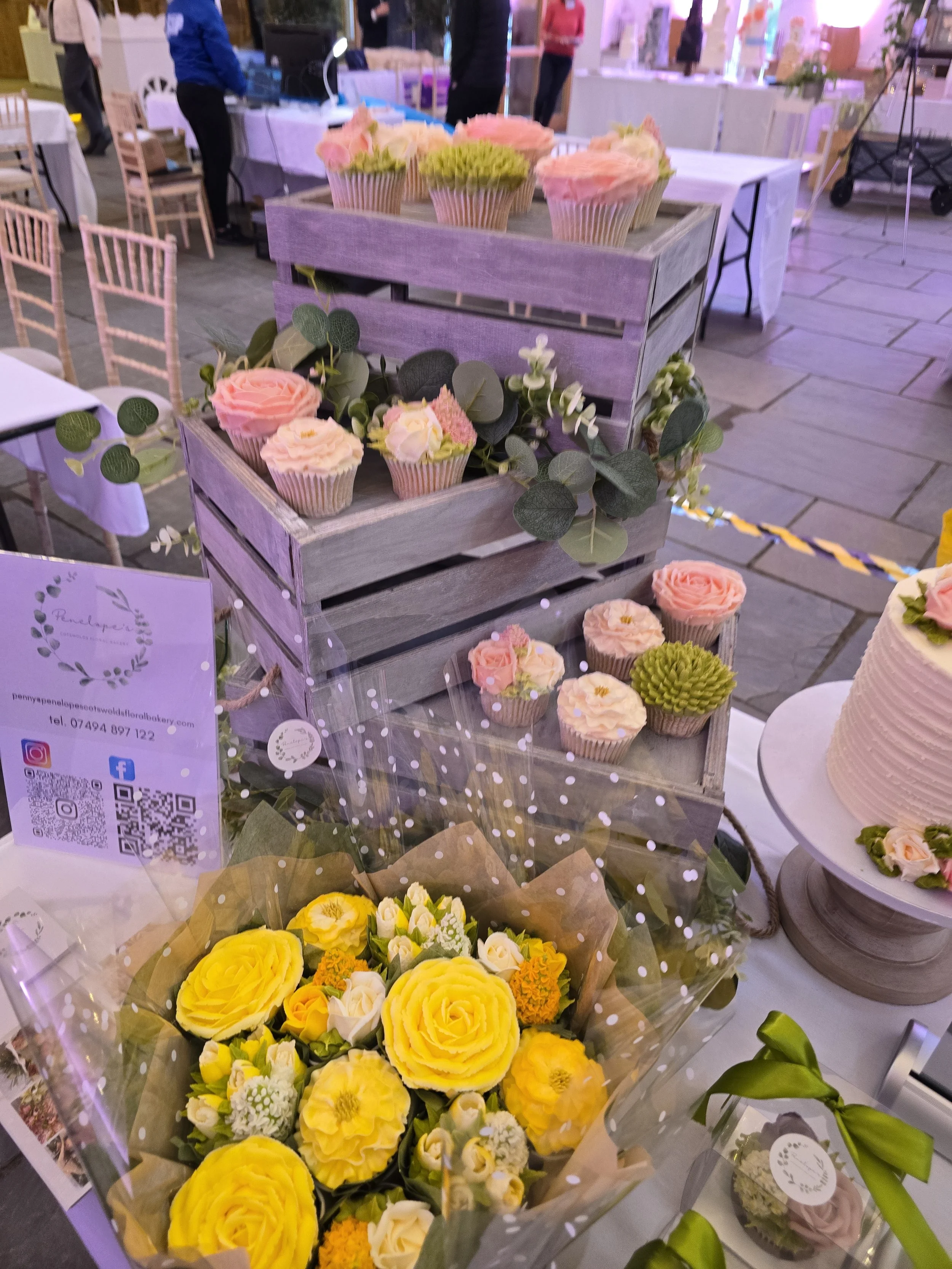 worton-hall-wedding-fair-cupcake-bouquet.jpg.jpg