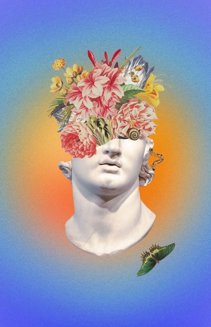 Une sculpture de la tête d'une statue grecque classique avec des fleurs, des insectes et un papillon intégrés dans le visage et autour. Le fond est dégradé de couleurs pastel. Collages contemporains surréalistes par Julia Chameroy